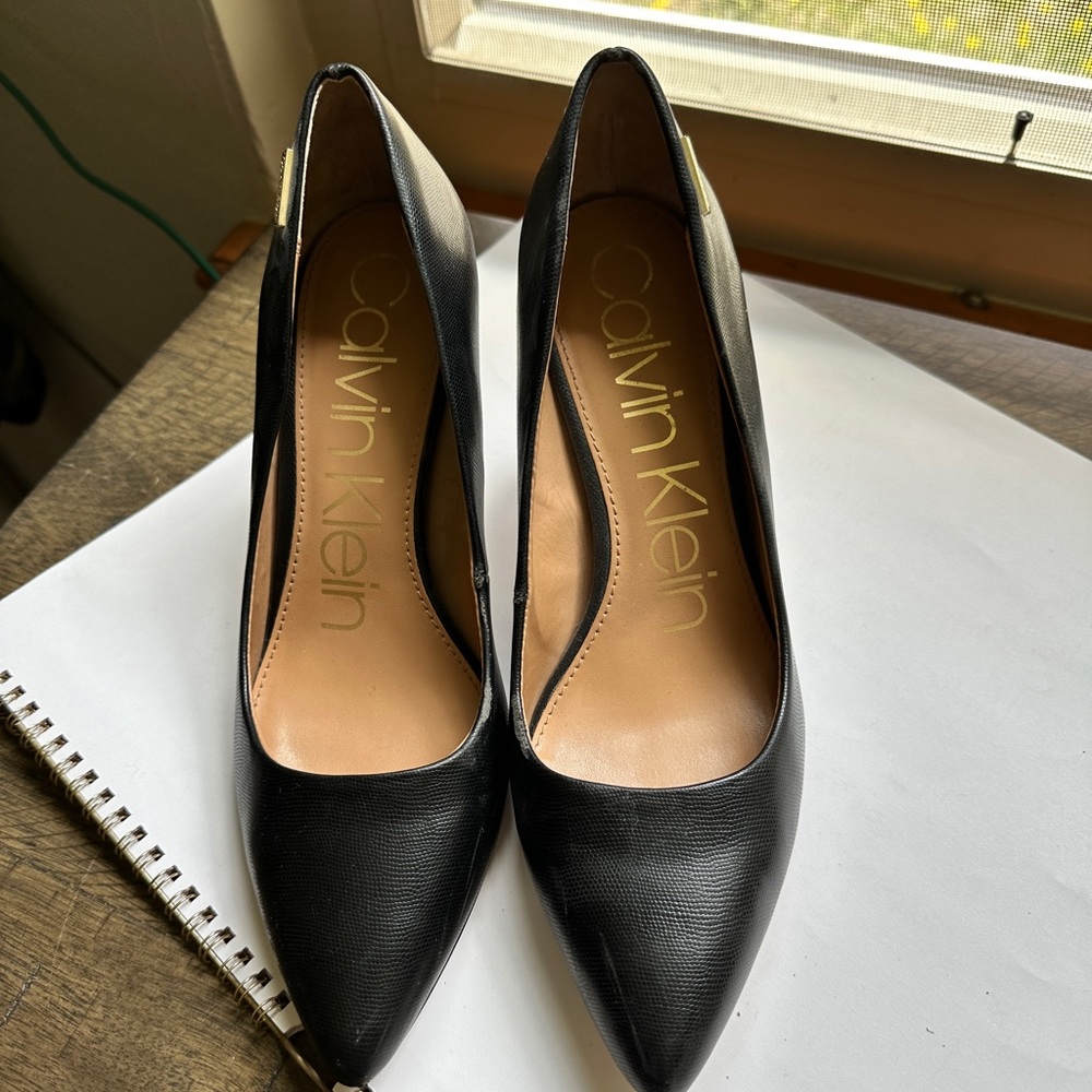 Calvin Klein heel size 8